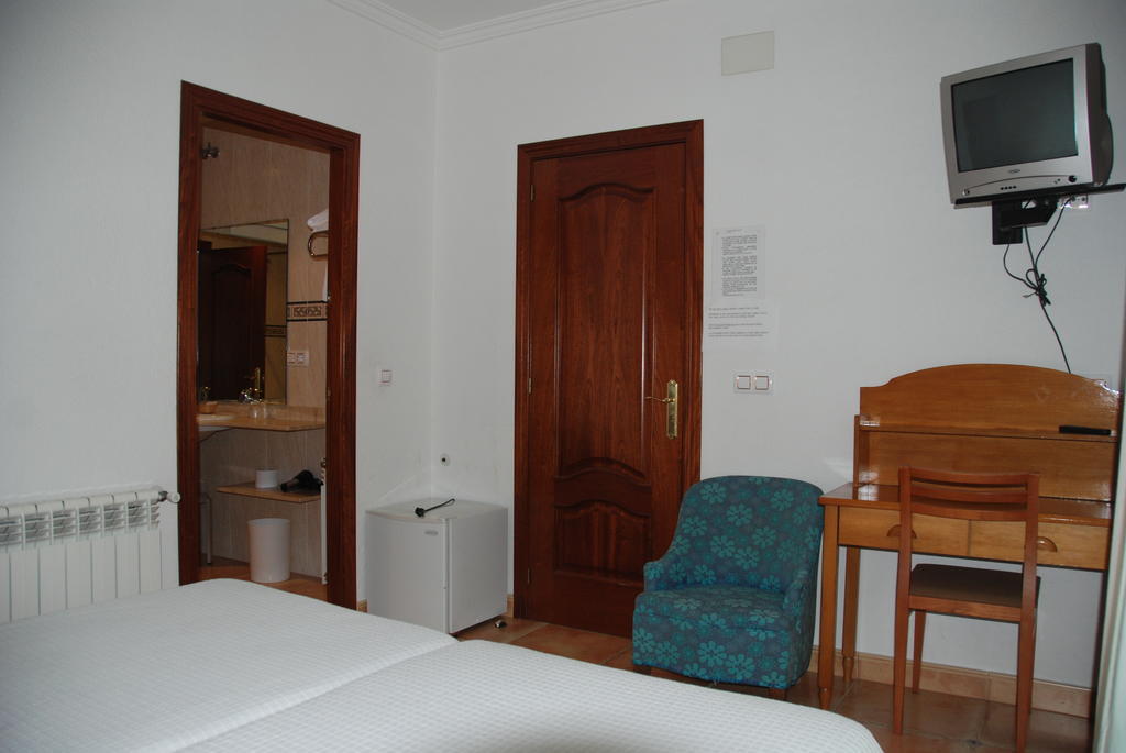 Pensio Viladomat Girona Exterior photo